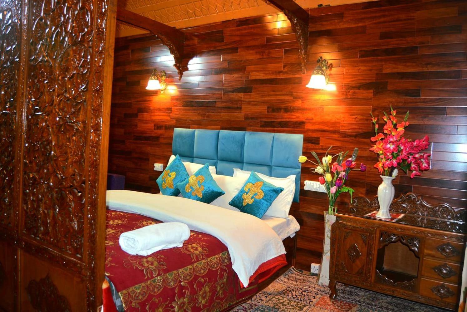 Heritage Amina Group Of Houseboats Hotel Srīnagar Exterior foto