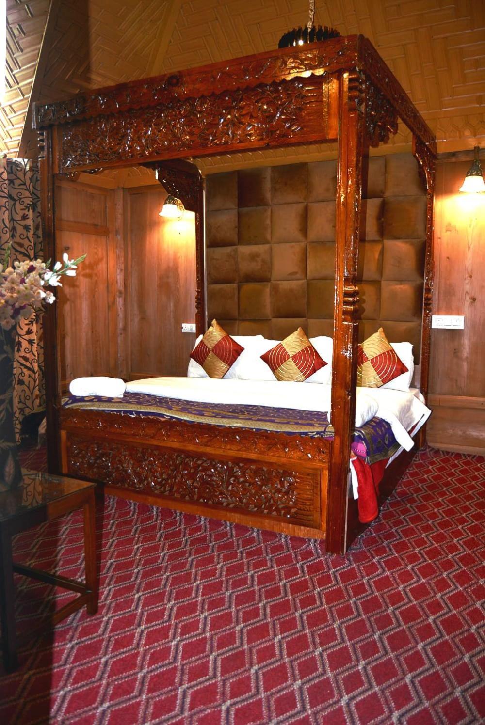 Heritage Amina Group Of Houseboats Hotel Srīnagar Exterior foto