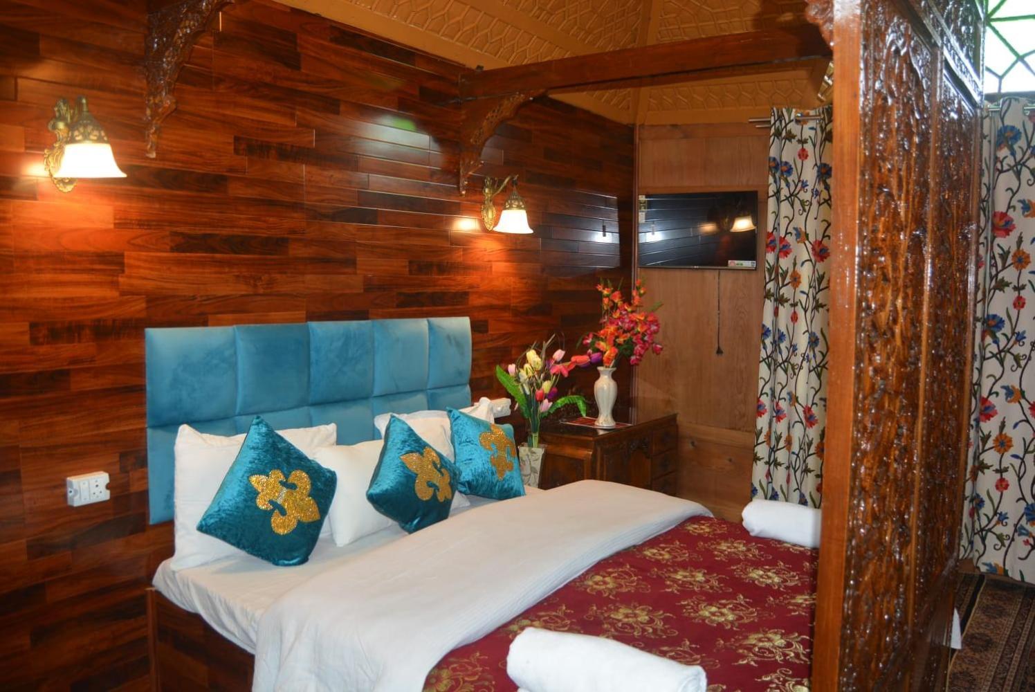 Heritage Amina Group Of Houseboats Hotel Srīnagar Exterior foto